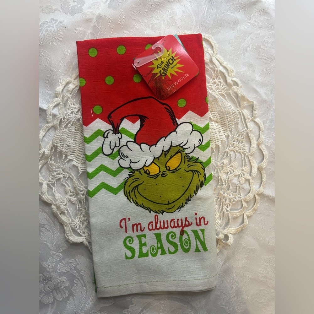Dr. Seuss The Grinch Always in Season Dish Towel - NWT